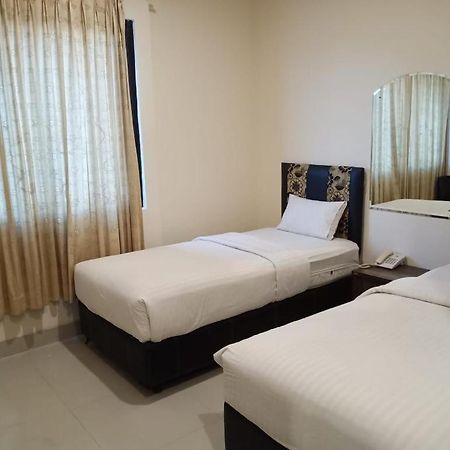 New Legend Hotel Μακασάρ Εξωτερικό φωτογραφία